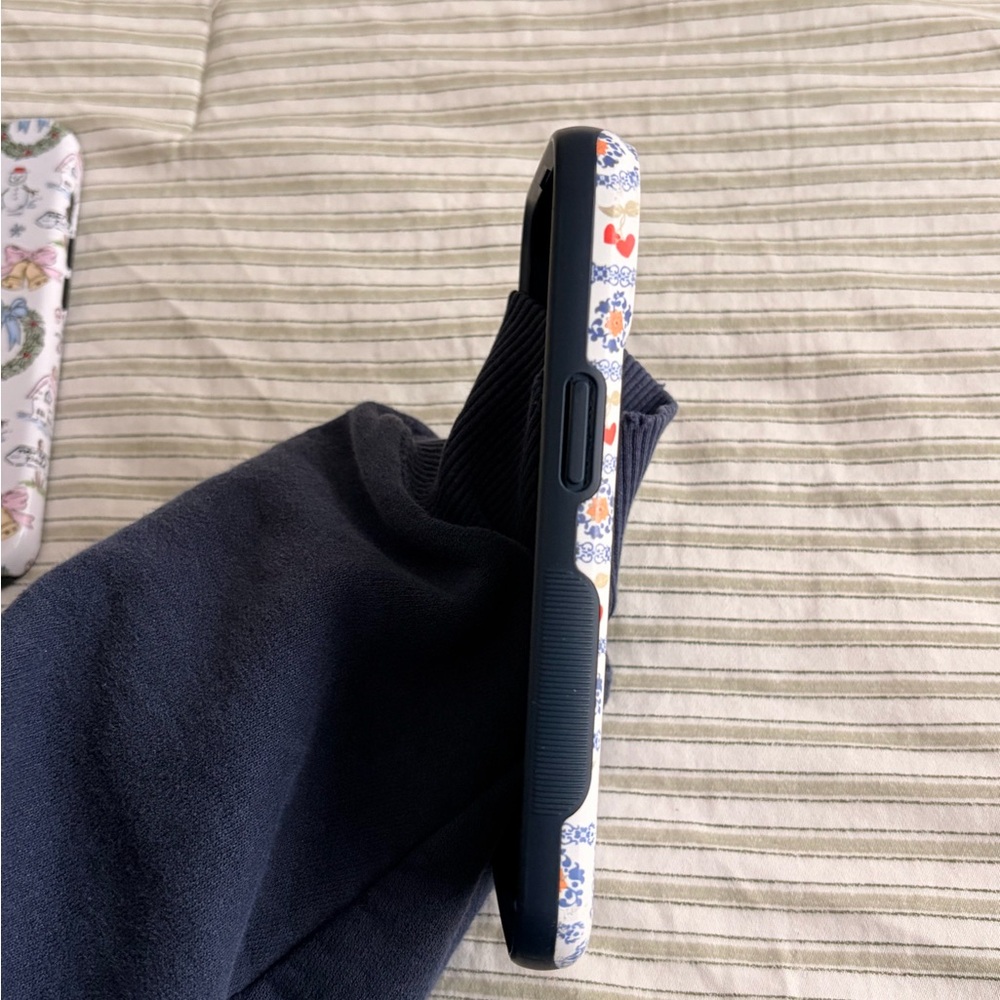 Casely iPhone 14 Patterned Cases - Picture 5 of 10